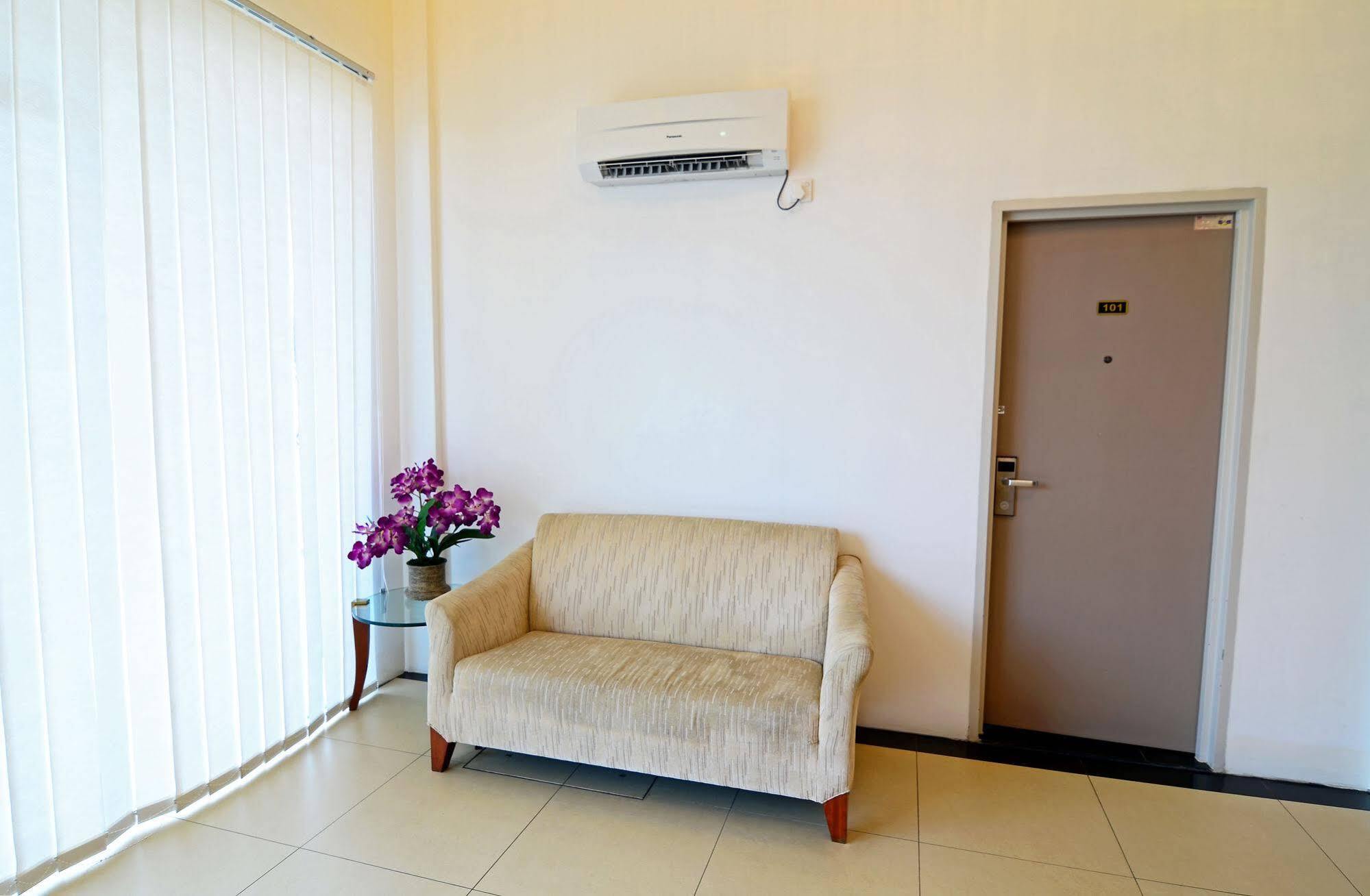 Hotel Avenue Kuantan Kültér fotó