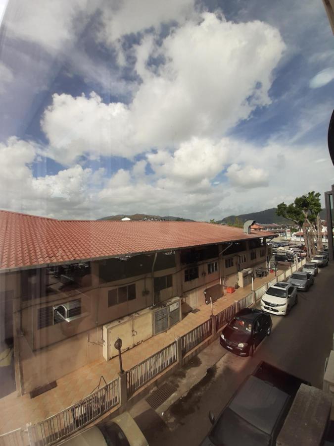 Hotel Avenue Kuantan Kültér fotó